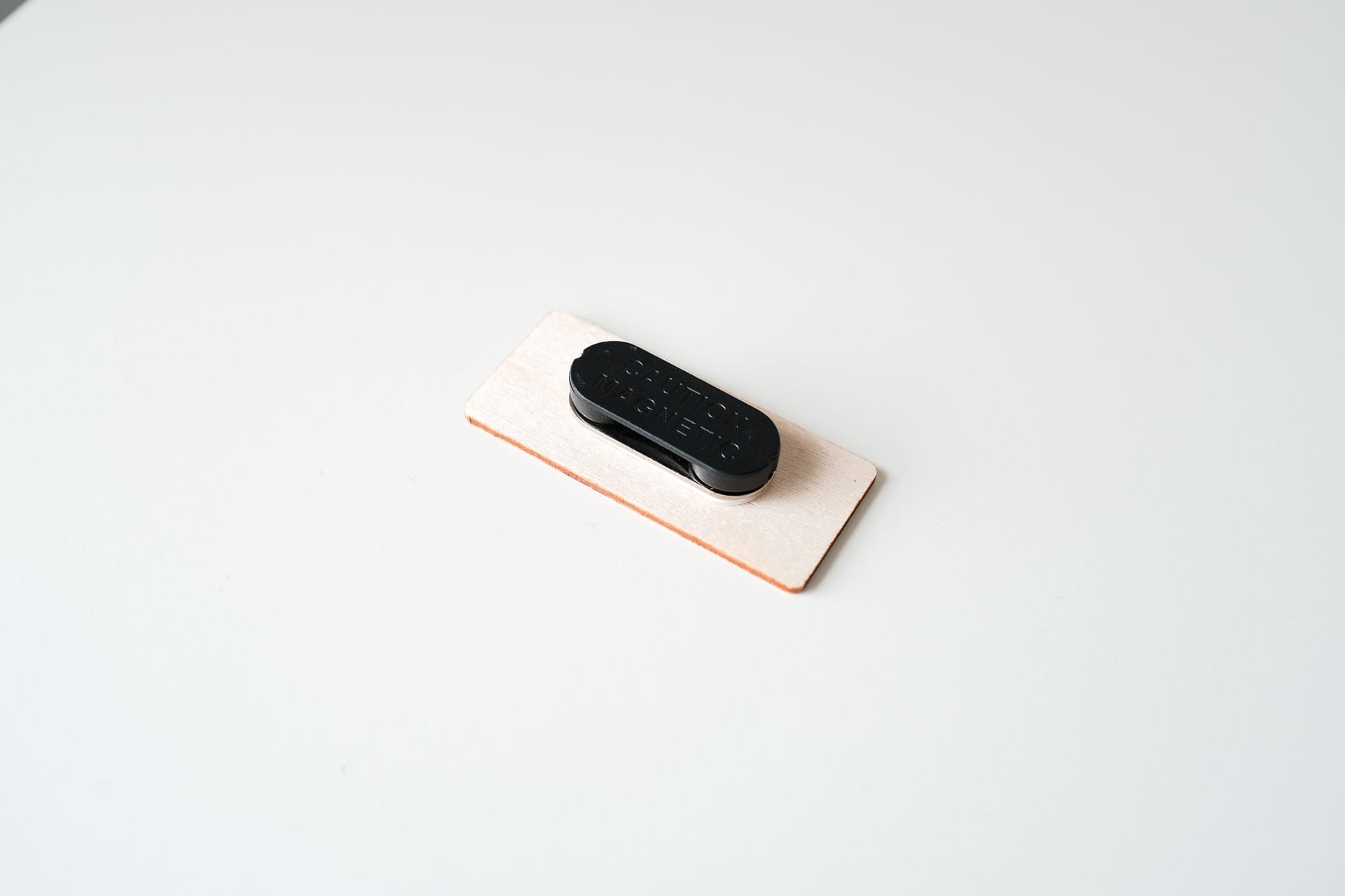 Kiinnitystyyppi: Magneetti, 33 x 12 mm