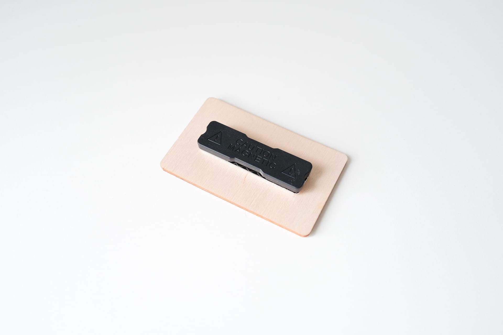 Kiinnitystyyppi: Magneetti, 45 x 13 mm