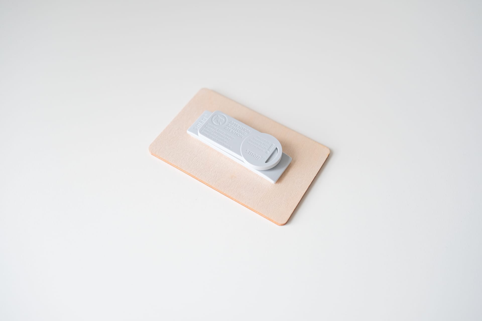 Kiinnitystyyppi: Anti-slide magneetti, 49 x 19 mm