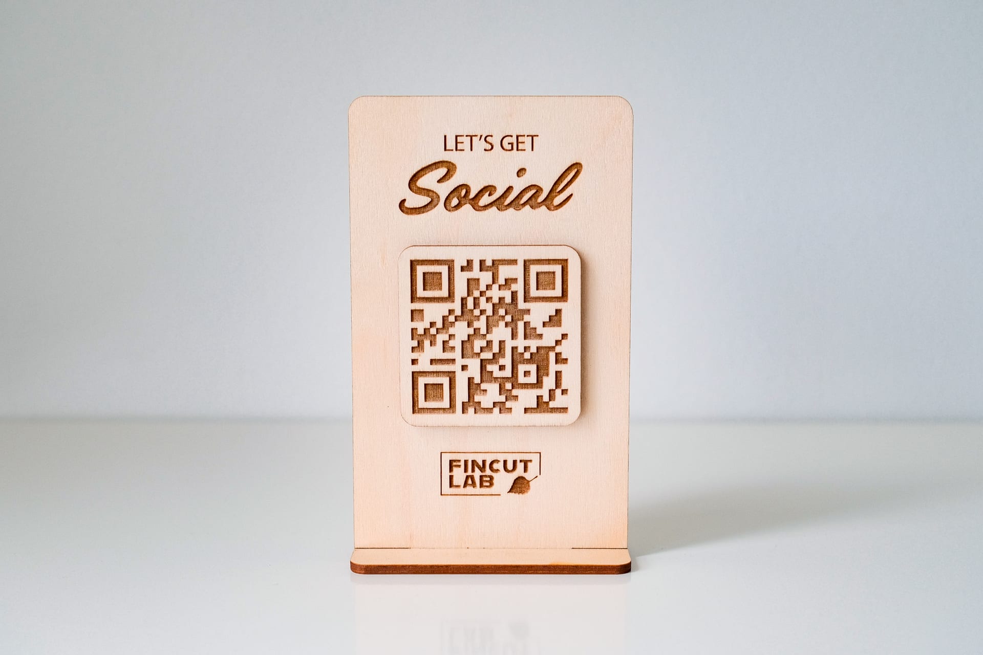 Laserkaiverettu QR-kooditeline